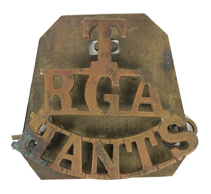 T RGA HANTS regimental brass shoulder title badge 1908 - 1921